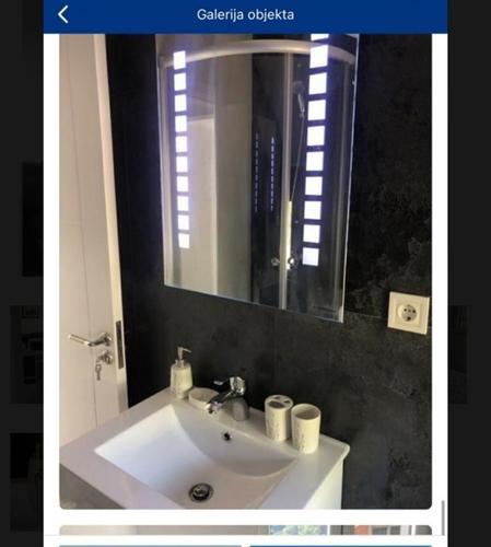 Iznajmljujem stan na dan u Tivtu