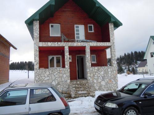 Vikendicu od 112m2 u Zabljak