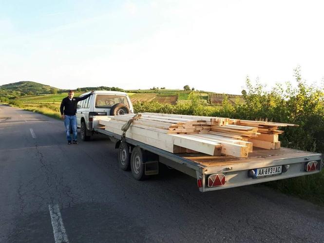 Iznajmljujem autoprikolice