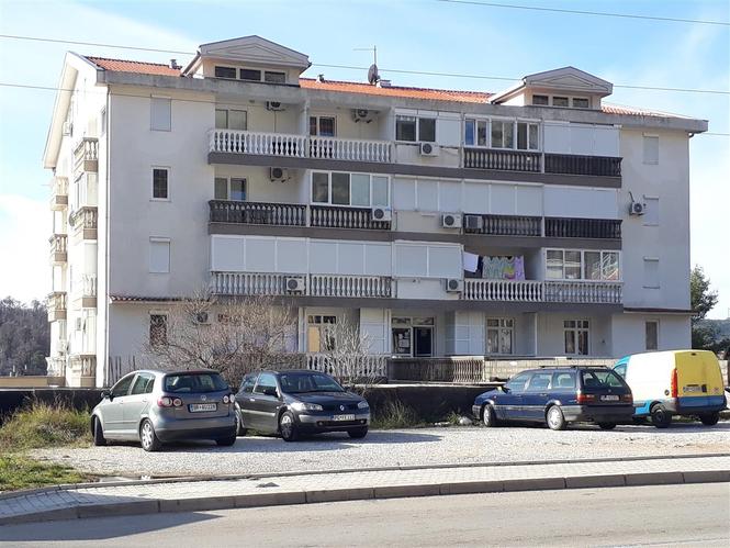 Garsonjera u Sutomoru
