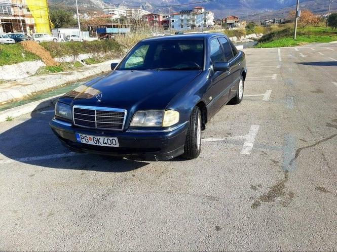 Na prodaju mercedes c 2.5d turbo dizel 110kw