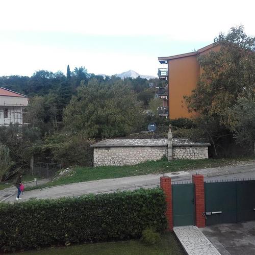 Prodajem plac sa starom kucom