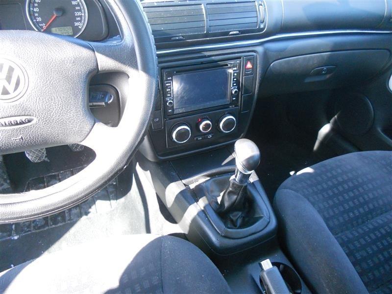 VW-Passat--01