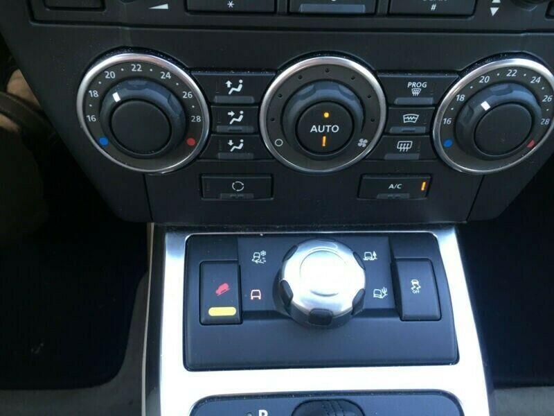 LAND-ROVER-