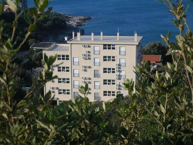 Prodaje se kuća u Baru