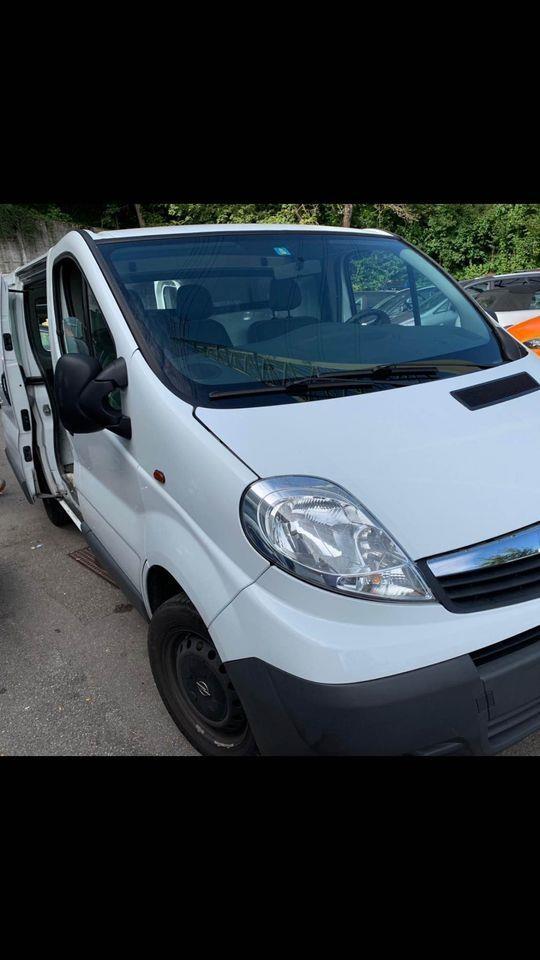 Opel-Vivaro-2014