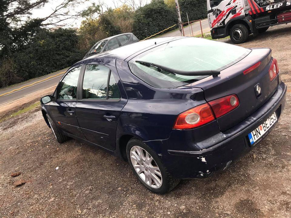 --RENAULT-LAGUNA--