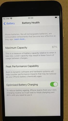 prodajem iphon se2. 