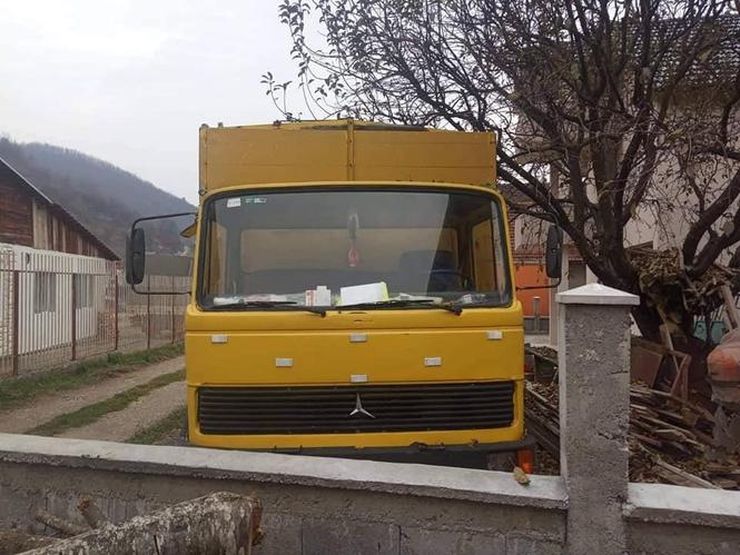 Na prodaju Mercedes 813