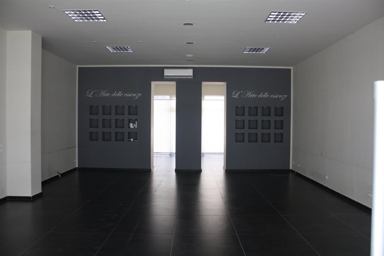 IZDAVANJE--POSLOVNI-PROSTOR-PREKO-MORAČE