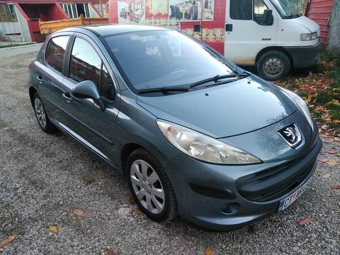 Hitnoo!!! Oba auta za 6000 €