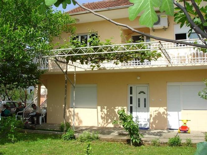 Izdaje se donji sprat kuće 70m2 u Podgorica