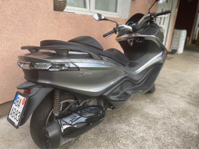 Piaggio x10