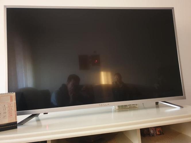 PRODAJEM TESLA SMART TV