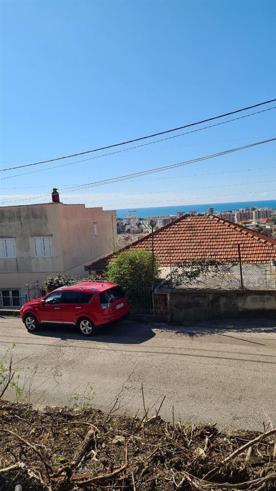 Prodajem-plac-u-Baru-naselje-Marovići--Bar-Crna-Gora-