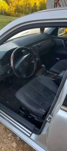 Na prodaju mercedes e 2.2cdi 105kw reg jos 2mjs 2001god fija