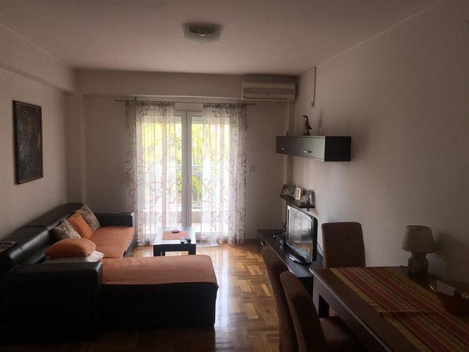 Izdavanje jednosobna Preko Morače