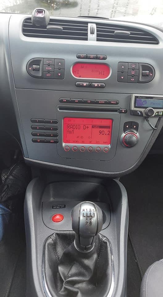SEAT-LEON-2006-1-9-77KW