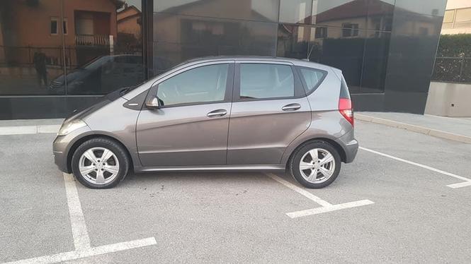 Mercedes A180 2009god. 2.0 80kw dizel. Avantgarde oprema. Fu