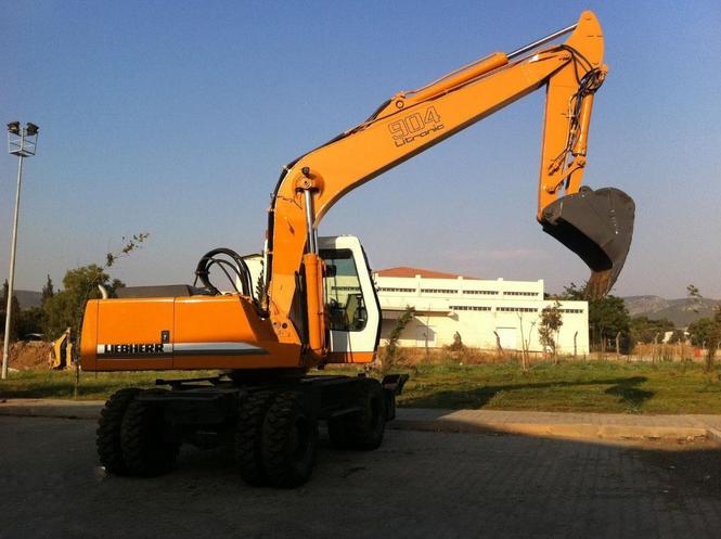 LIEBHERR  904