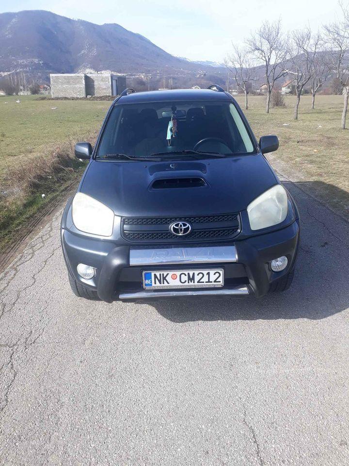 Prodajem-toyotu-RAV4--4x4