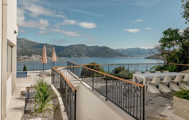 PRODAJA!!!Vila sa garazom,povrsine 236m2,Herceg Novi,Njivice