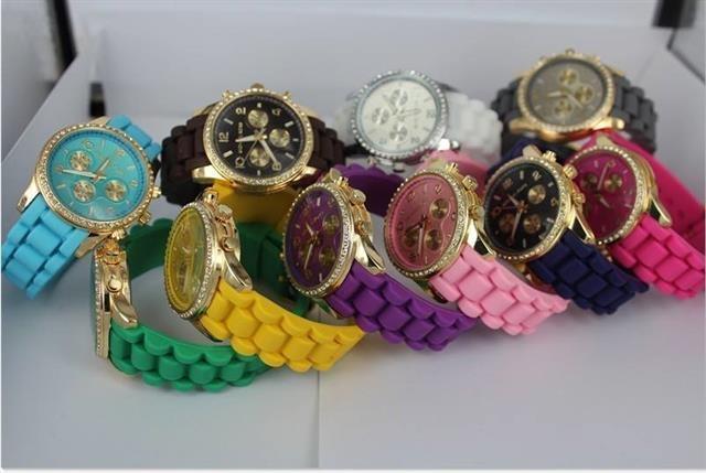Michael Kors satove u vise boja