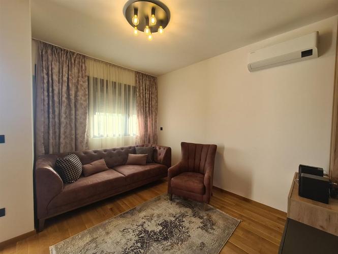 Izdajem lux stan ispod Gorice C