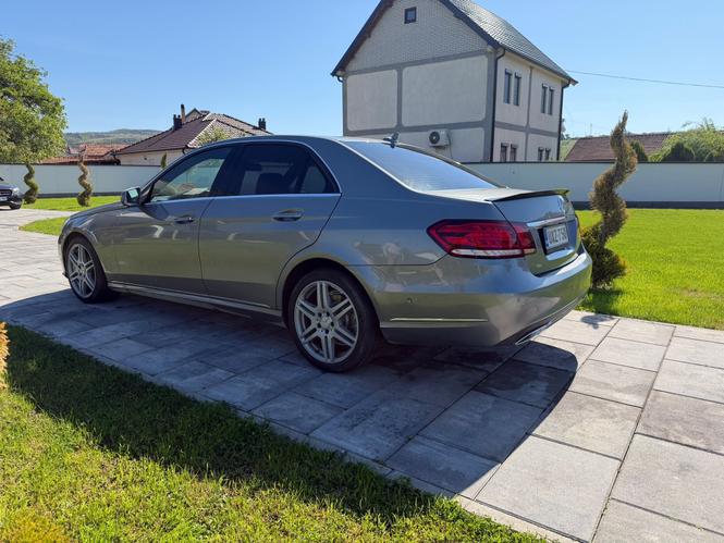 Mercedes-Benz E 220 Automatic 2013