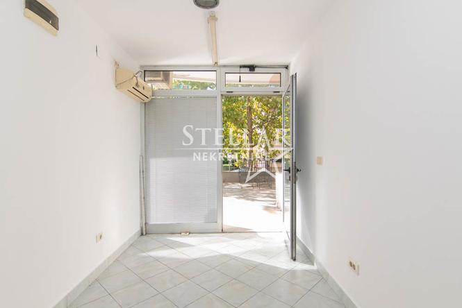 Izdavanje, poslovni prostor, 11m², Pobrežje, Podgorica