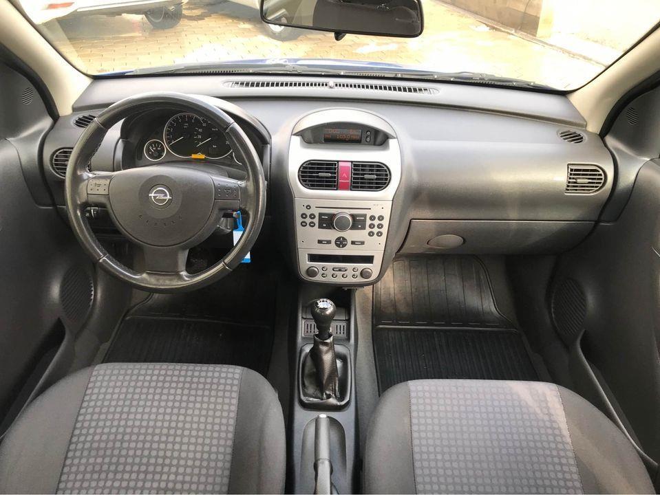 Opel-Corsa-1-3-Dizel-2005-god--Na-ime-kupca