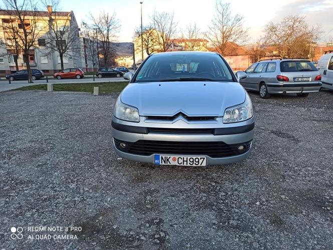 PRODAJE SE MALO GRADSKO AUTO
