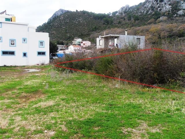 Urbanizovan plac od 600m2 u Sutomoru 