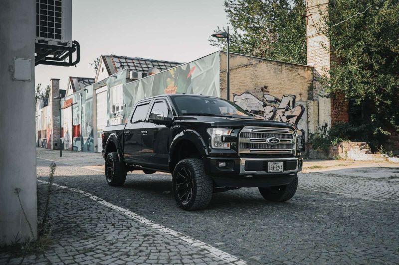 Ford-F-150-PLATINUM