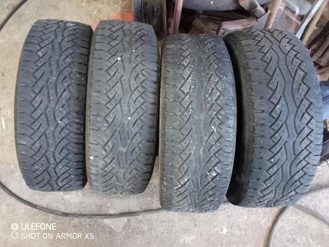 Gume continental 215-65-15 za dzipa