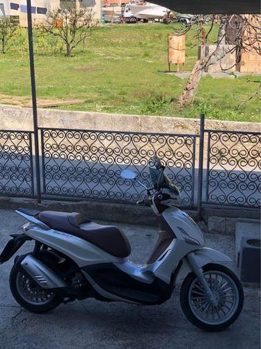 Beverly 300