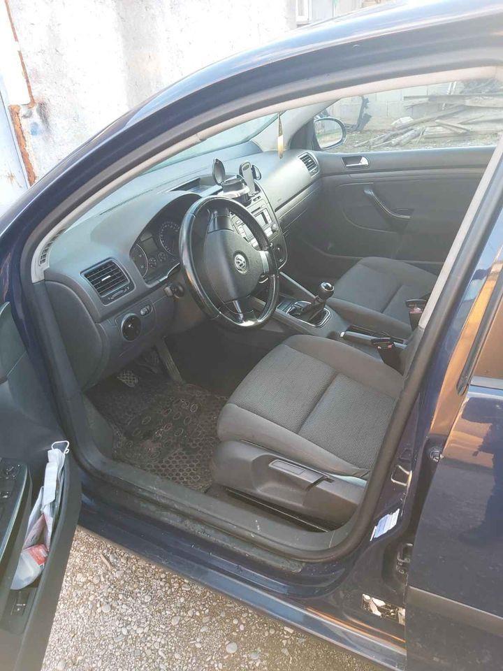 069400772