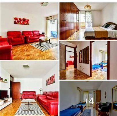 Prodaja stana u centru Bara 93+10m2