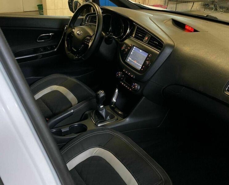 KIA-CEED-1-6-CRDI-GT-