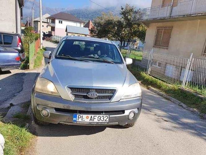 Kia sorento 2.5 crdi manuelni extra stanje moguca zamjena 06