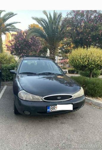 Auto u top stanje registrovan do 24.12.2021 gume sve cetiri 