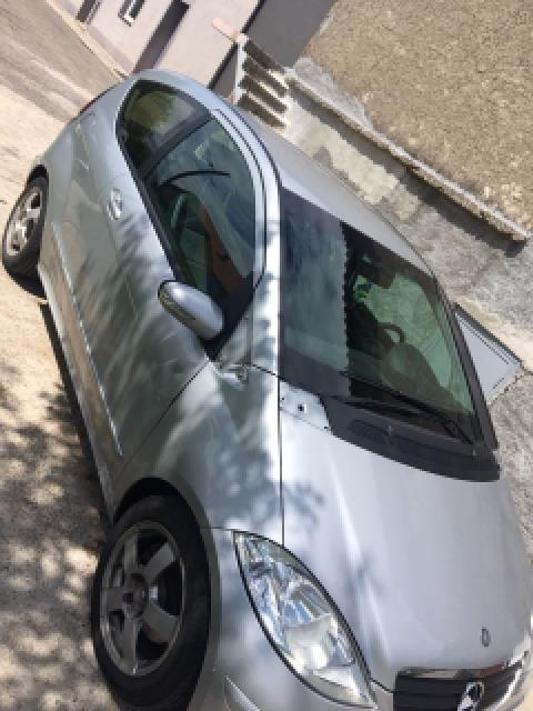 Prodajem-Mercedes-Benz-