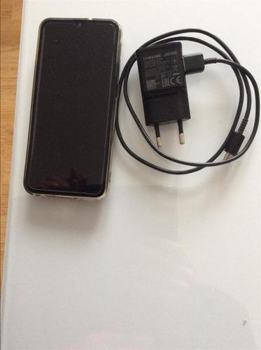 Prodajem Samsung Galaxy a20e 32gb