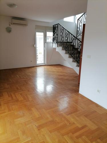 PRODAJA, CETVOROSOBAN ZAGORIC 