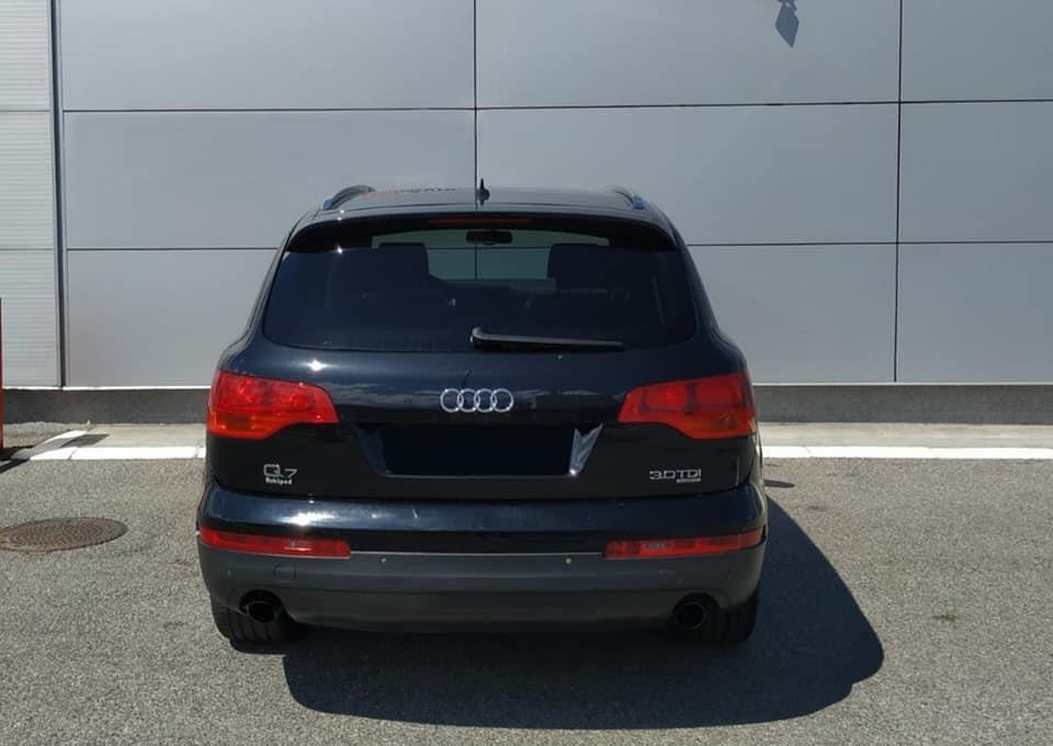 Audi-Q7-3-0-TDI-quattro-171kw-2007godina--Jedan-vlasnik--Kup
