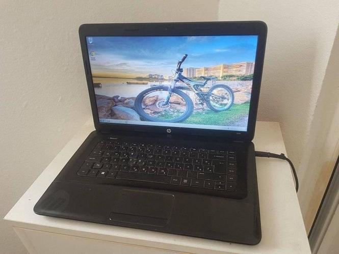 Hp 2000 15.6" 4gb ram Laptop