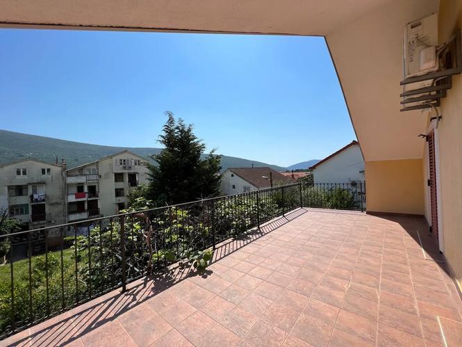Prodaje se kuća u Đenovićima
