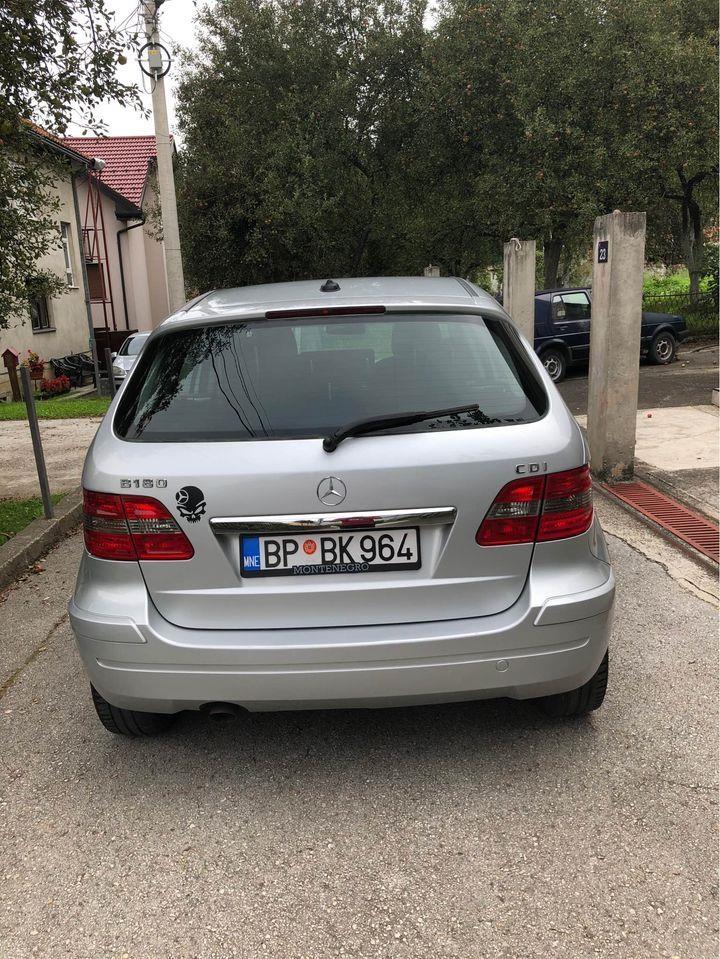 MERCEDES-B180