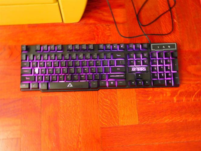 Tastaturu marke Armageddon