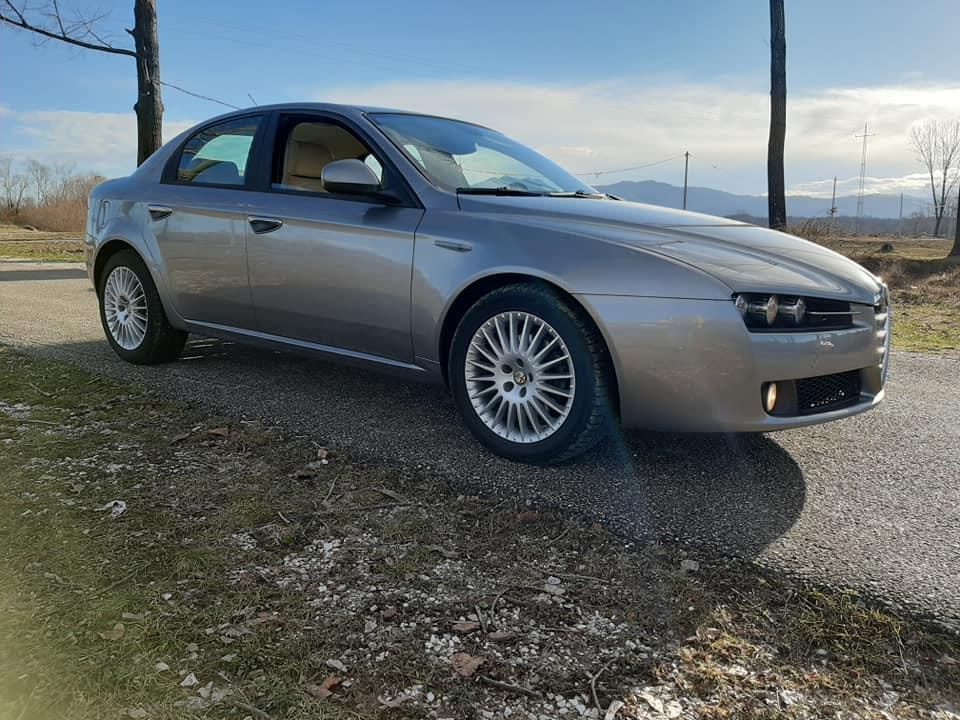 Alfa-Romeo-159